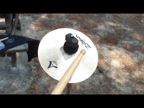 A Zildjian 6 " Splash Sound Test