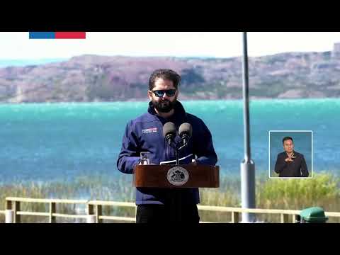 Región de Aysén: Firma Plan Nacional de Zonas Extremas y promulgación Ley de Sistemas Medianos