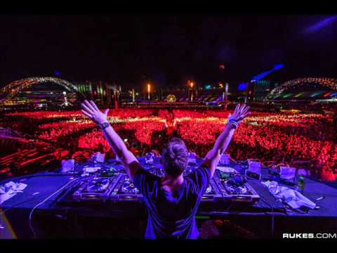 Red Hot Chili Peppers vs. MAKJ  vs. dBerrie - Naked In The Parallax (Jesus13 Mashup)