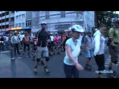 Tuesday-Night-Skating in Frankfurts Innenstadt