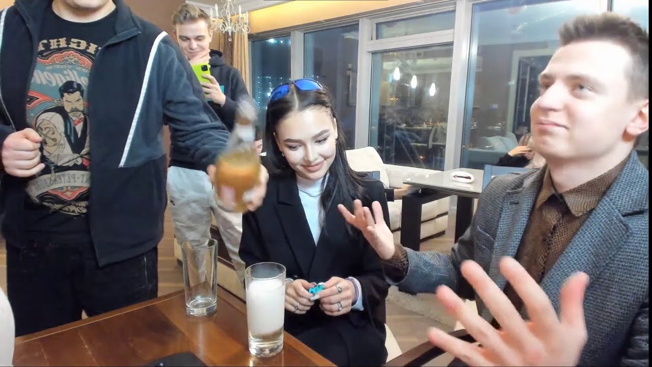 Женился