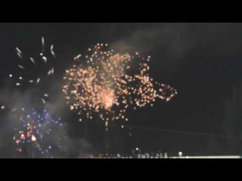 "los caudillos del parque vs douglas haig ( dale leeee + fuegos artificiales)" Barra: Los Caudillos del Parque • Club: Independiente Rivadavia