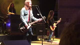 Blackberry Smoke ( Live) No Body Gives A Damn- Oshkosh Wi 2018