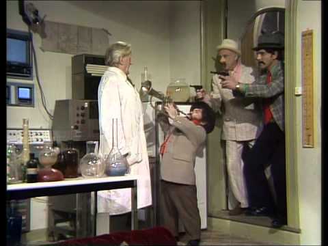 Merlina S01e25 - De juwelen van de koningin (deel 1)