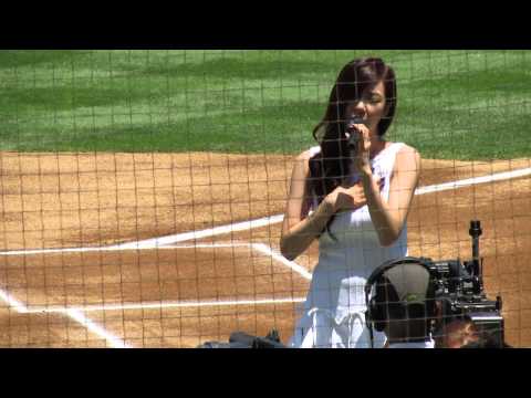 [SNSD] Tiffany singing USA's national anthem at Dodger's Stadium [7-28-2013]