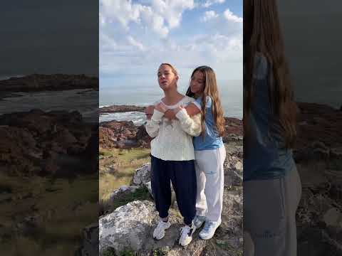 Familia, aquí estamos en Uruguay. Estábamos de camino, bueno, estamos de camino a Punta del Este
