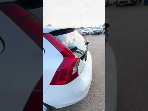 фото volvo v60 i 0