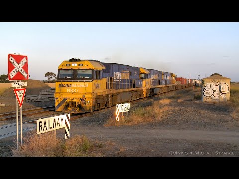 7MP5 Pacific National Container Freight Train (18/12/2021) - PoathTV Australian Railways