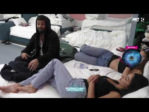 Azemi: Po e shfrytëzoj rastin, se kurrë nuk kam ndenjur në shtrat me dy femra