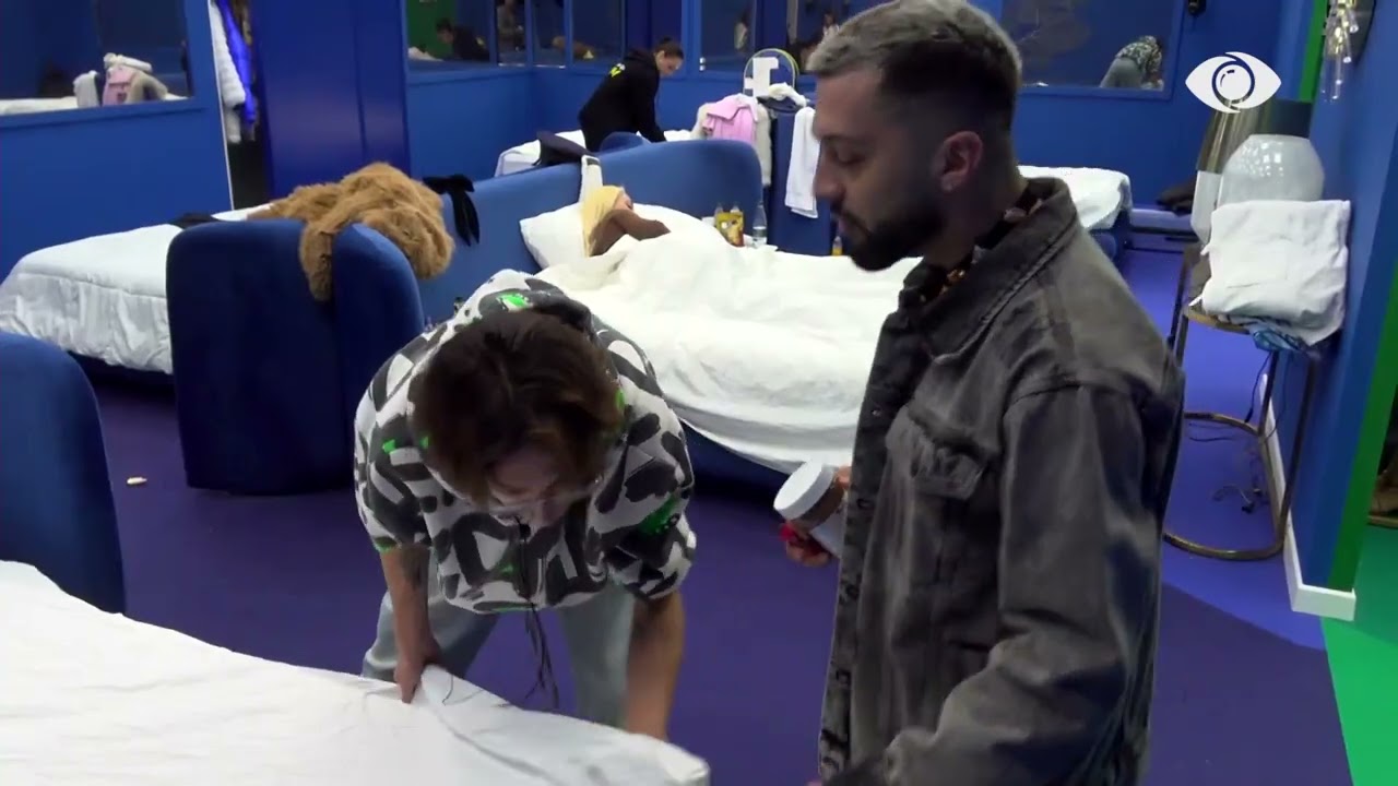 “Nuk ke situatë…”/ Gjesti ngacmon Vserlon, ai i kthehet me tone të larta: Ik tani, mos i prek këto…