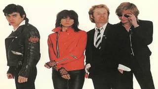 The Pretenders - Middle Of The Road