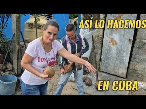 Abuela y familia ya se preparan para la Navidad.