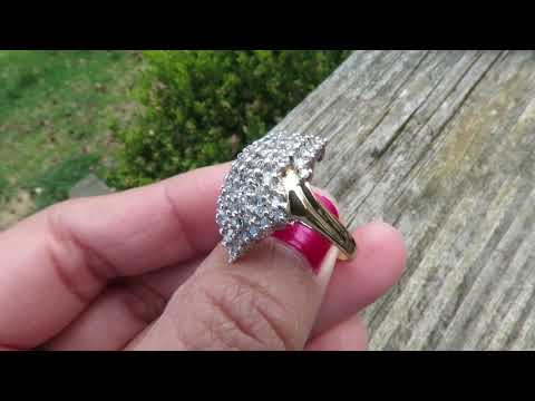 14kt Yellow Gold Diamond Cluster Ring 1.25 Carat Total Weight of Diamonds