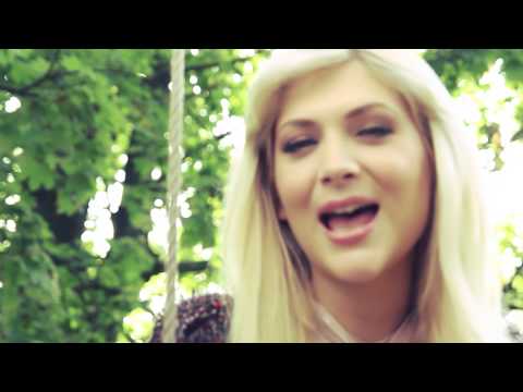 Manca Špik - LJUBEZENSKA PUŠČICA (Official Video)