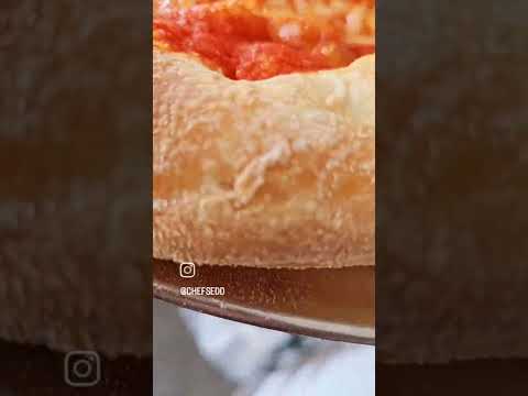 A tip on how to get the best crispy pizza crust.