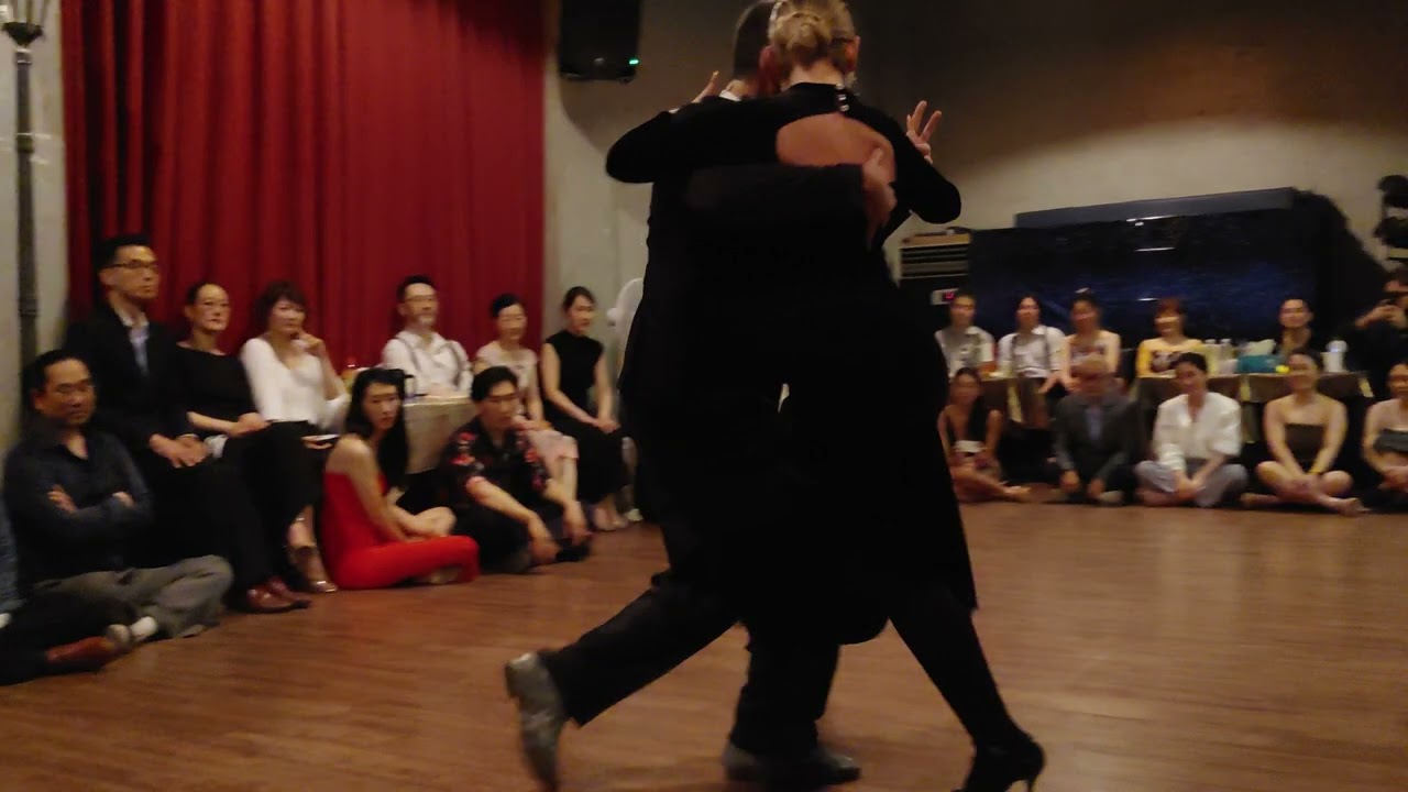 [Juan D'Arienzo, Alberto Echagüe - Oro de ley] Noelia Hurtado & Pablo Rodriguez