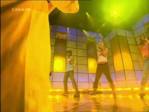 A * TEENS - Floorfiller (live at Top Of The Pops 2003)