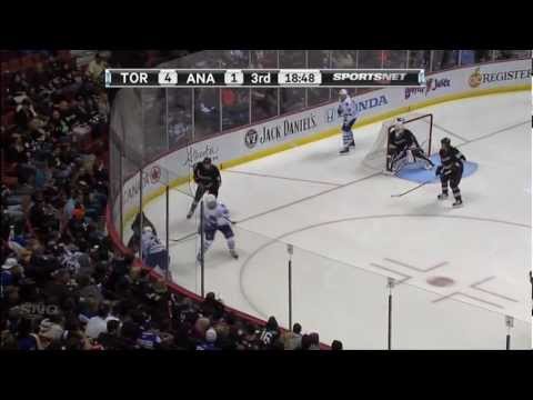 Bozak 2nd Goal - Leafs 4 vs Ducks 1 - Nov 27th 2011 (HD)