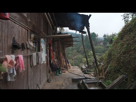 中国村庄步行，深山里传统村寨的生活，贵州雀鸟村。・4K
