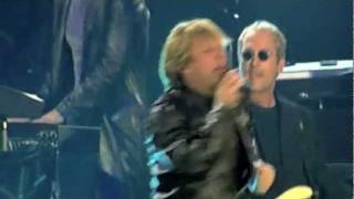 Bon Jovi - Livin&#39; On A Prayer &amp; You Give Love A Bad Name [Live]