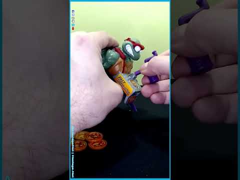 "Get your pizza here!" Teenage Mutant Ninja Turtles Pizza Tossin' Raph (2022) #Shorts | HNE Toys