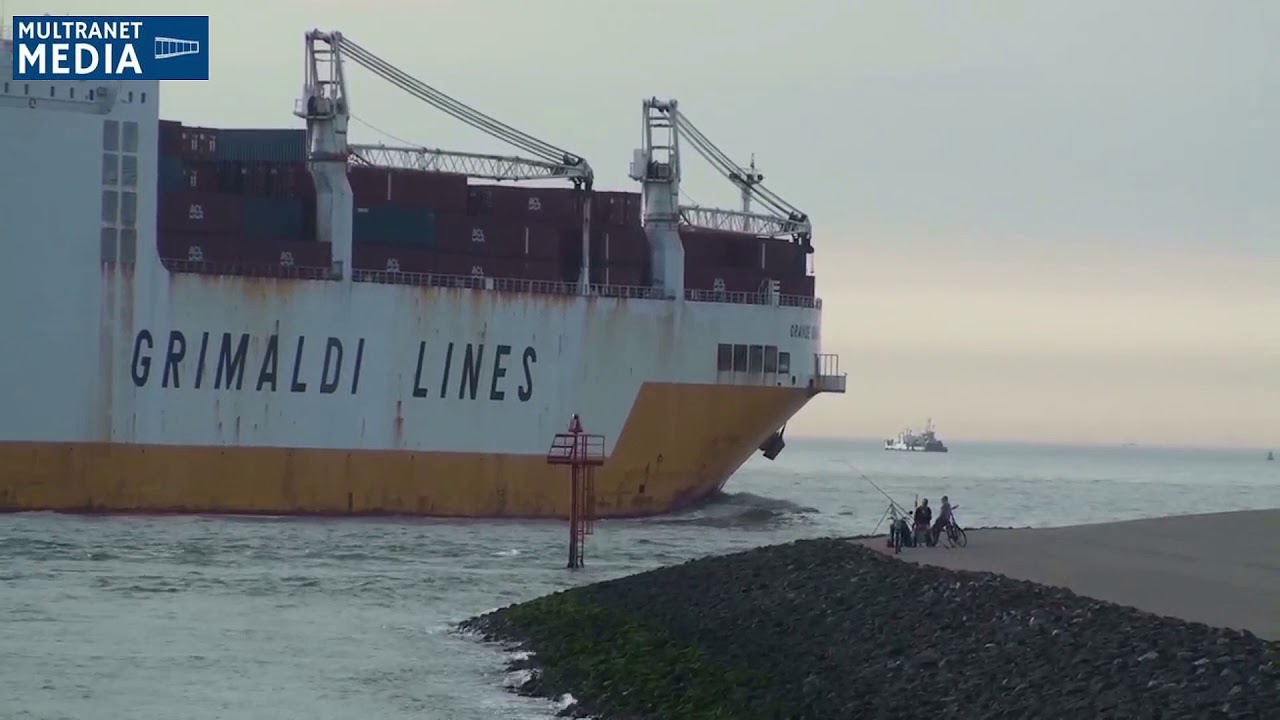 Zo dicht varen de schepen langs de boulevard