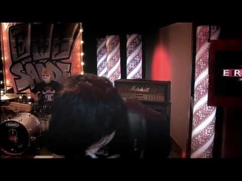 ERISAADE / Bedwetters - "Haige haigekassa"