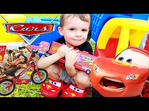 Disney Cars 3 New Toys Scavenger Hunt 🚗 McQueen Mater