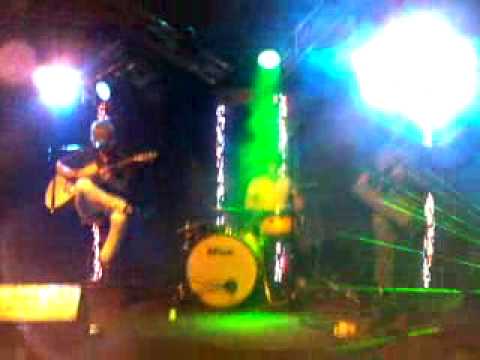 "Beat it" by Karl-Kristjan Kingi, Kaspar Koppel ja Kaarel Sein