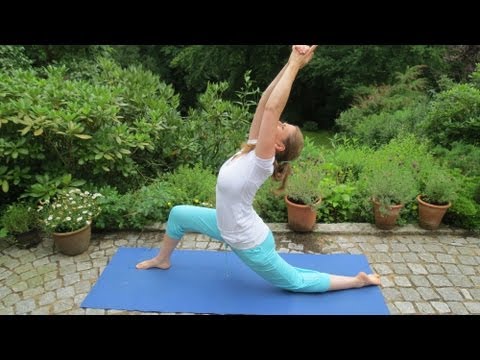 Yoga und LadyLandrand - Der Halbmond