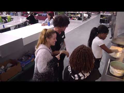 METINI SE ZENI I SPREMA RIBU - 08.12.2022. - INSTA TV