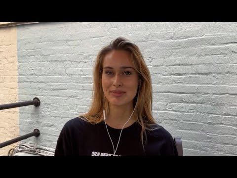 Kada se lepota i mudrost spoje: Aleksandra Pekarkova, model sa oštrim pogledom u budućnost