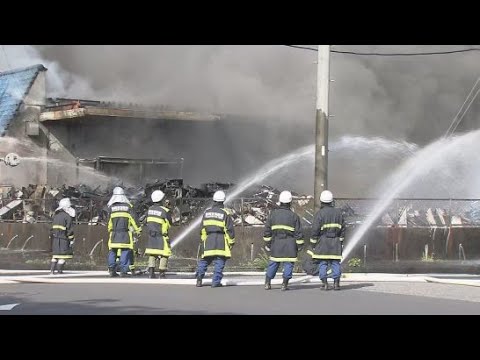 YouTube Video 【続報】倉庫1棟が全焼、3階建て工場の一部も焼けたか…けが人はいない　静岡市葵区