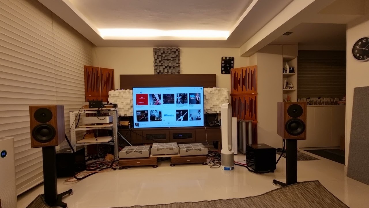 dynaudio heritage special with  stand 20