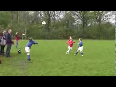 Boerenvoetbal in de modder bij Rhode F1-Erp F1 (28-4-2012)