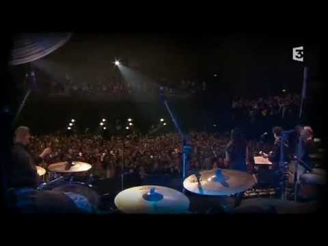 Nolwen Leroy y Alan Stivell - Tri Martolod