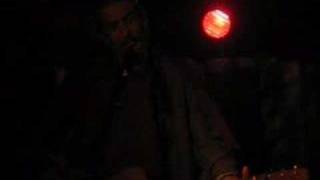 Howe Gelb sings &#39;Paradise&#39;