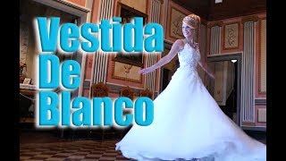 Vestida De Blanco by Luis Santiago