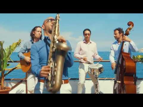 STROLLING BAND QUARTET