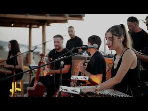 Valeron & Band Sunset Live Show in Santorini | Andronis Arcadia