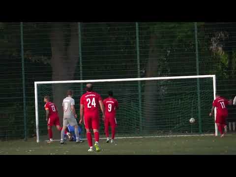 Elfmeter von Grzegorz Podolczak (Sparta Göttingen) gegen die SG Werratal.