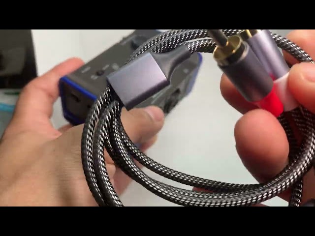 Vídeo relacionado con MOSWAG Cable De 6,35 mm a 2RCA, 6,35mm 1/4 Inch TRS Macho a 2 RCA Macho Cáscara de Cobre Heavy Duty Estéreo Adaptador de Audio y Divisor RCA Cable Chapado en Oro