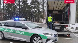 Przemyt e-papierosów zatrzymany pod Ostrowią Mazowiecką. KAS przejął towar za 1.9 mln zł (zdjęcia)