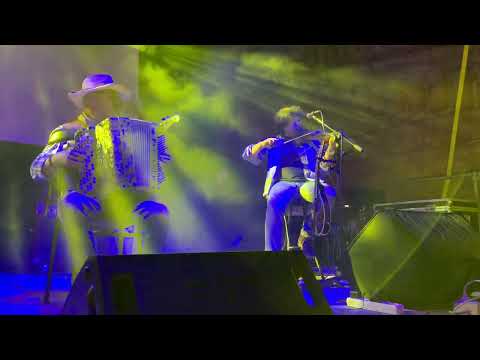 Anteprima video "Take me home Country Roads" su Lyrium