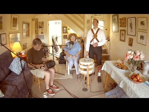 Shirley Collins  - May Carol / Southover (Live)