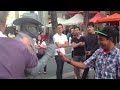 Street Performer Punches Annoyin... (simča) - Známka: 1, váha: velká