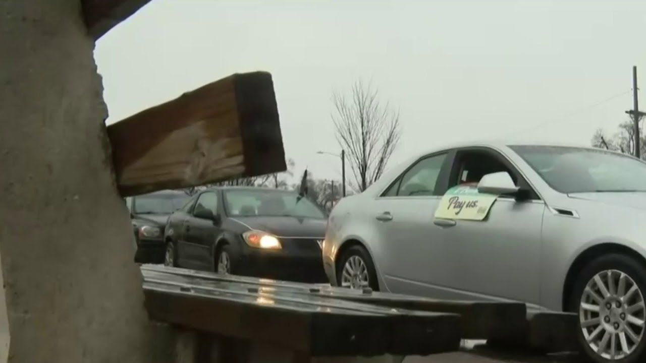 McDonald's workers protest to raise minimum wage to $15 an hour