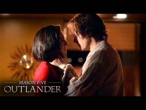 Jamie Rescues Claire From Her Captors | Season 5 | Outlander