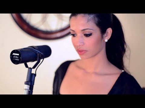 Amy Winehouse - Back To Black (Cover by Julissa Ricart)