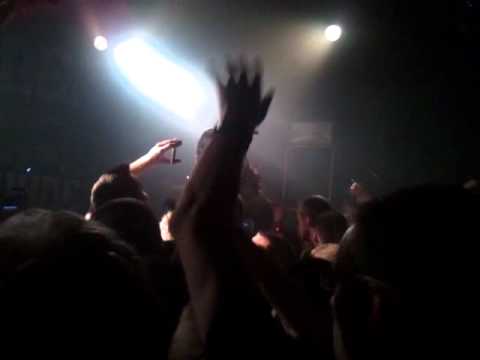 Vega feat. Timeless - Besser renn (Live Batschkapp 2.9.12)